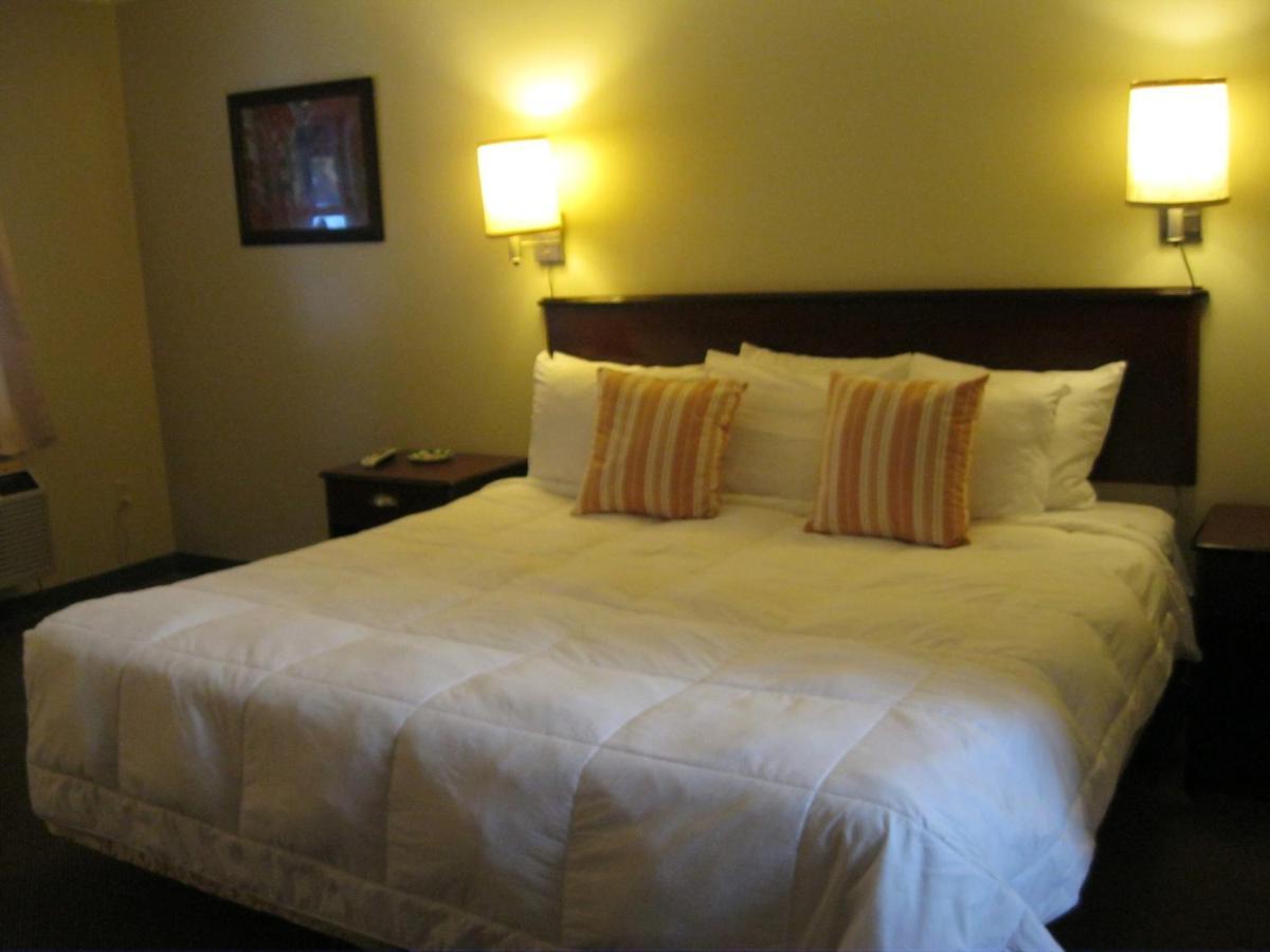 Cedar Hill Lodge St. Ignace Zewnętrze zdjęcie